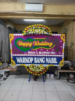 Papan Bunga di Waru Jepon